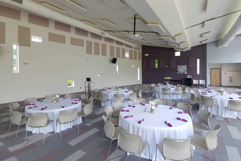 event venue in hernando round tables